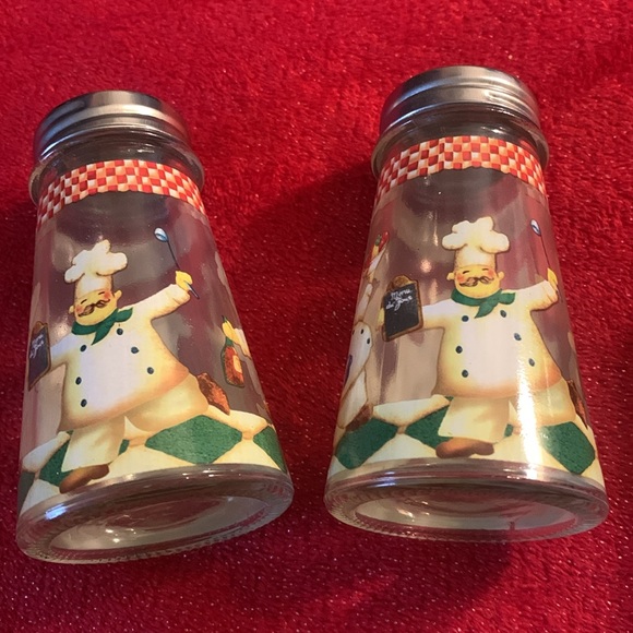 Circleware Bistro Salt and Pepper Shakers - Picture 2 of 3